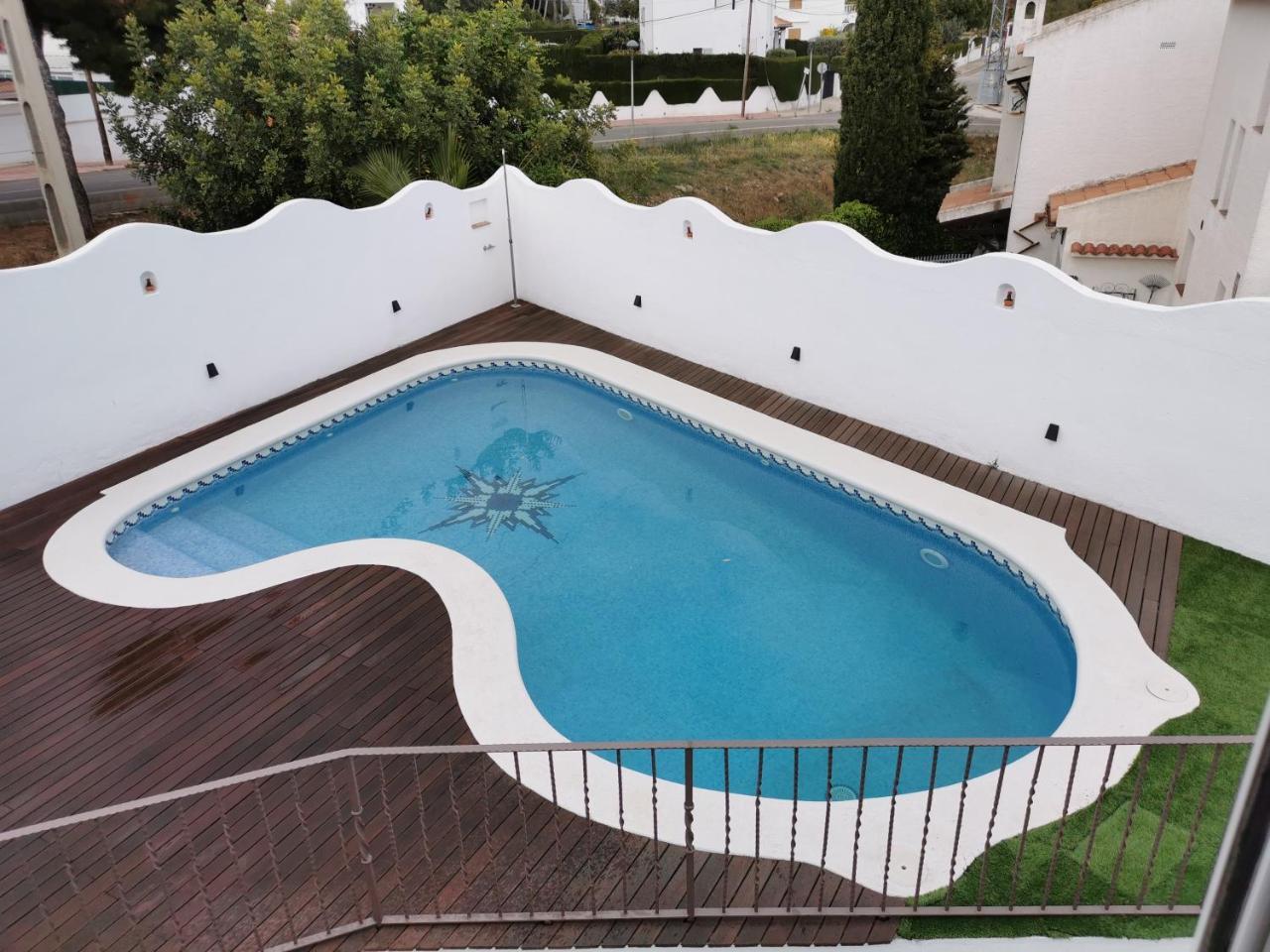 Villa Playa Y Montana — 4-Star Luxury Hotel in Cunit, Spain