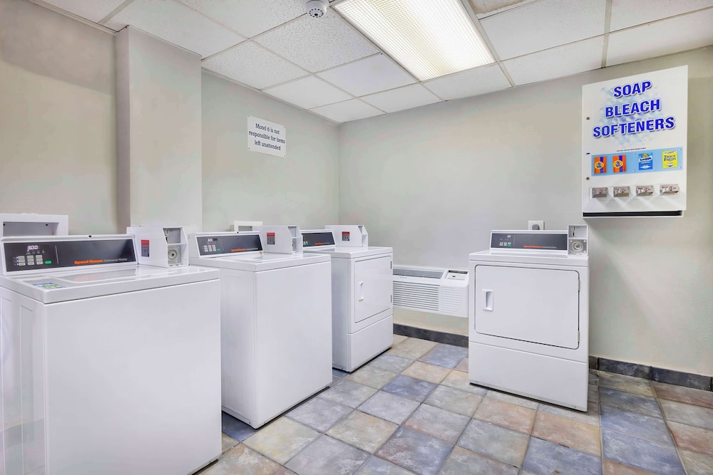 Motel 6 Villa Park IL Chicago West - photo 24