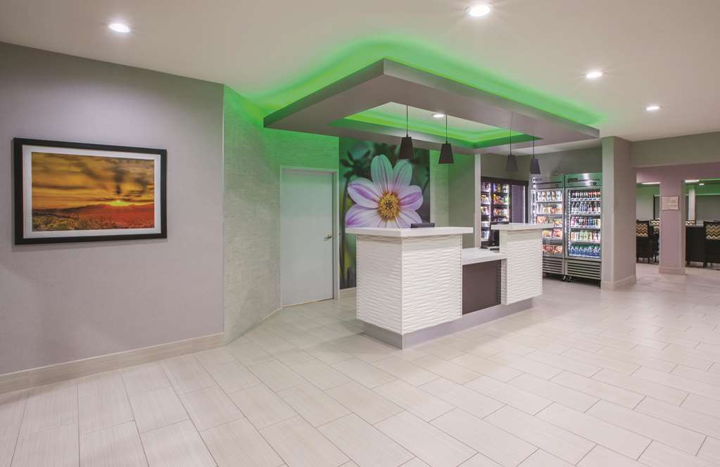 La Quinta Inn & Suites by Wyndham NW Tucson Marana - photo 11