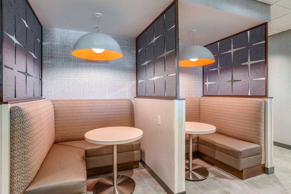 Hampton Inn by Hilton Bedford - photo 40