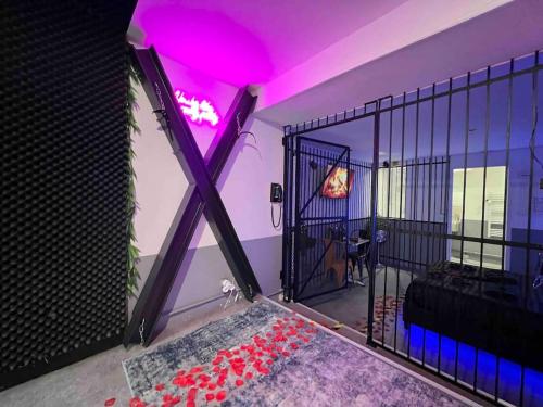Les 50 nuances de rouge LOVEROOM - last minute hotel in Souppes-Sur-Loing