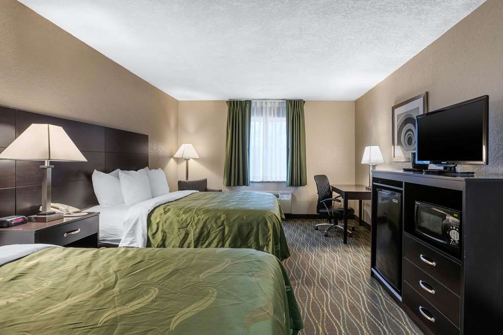 Quality Inn & Suites Des Moines Merle Hay Road - photo 8
