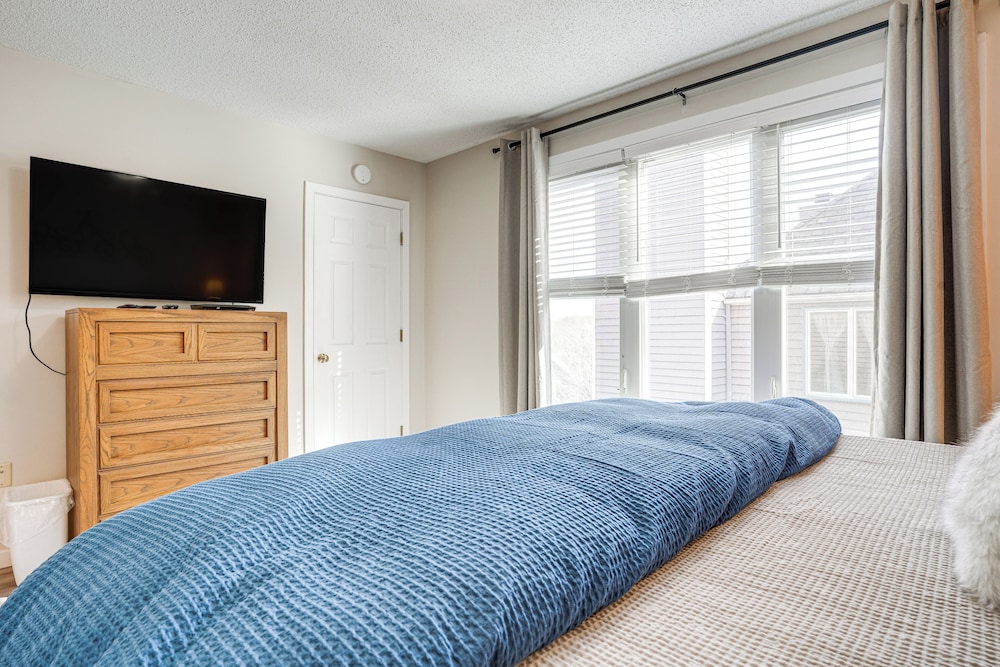 Modern Townhome at Wintergreen Resort - photo 6