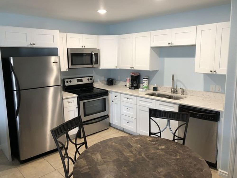 Beachgate CondoSuites and Oceanfront Resort - photo 61