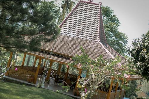 Pendopo Tentrem - carbon neutral hotel in Unknown City