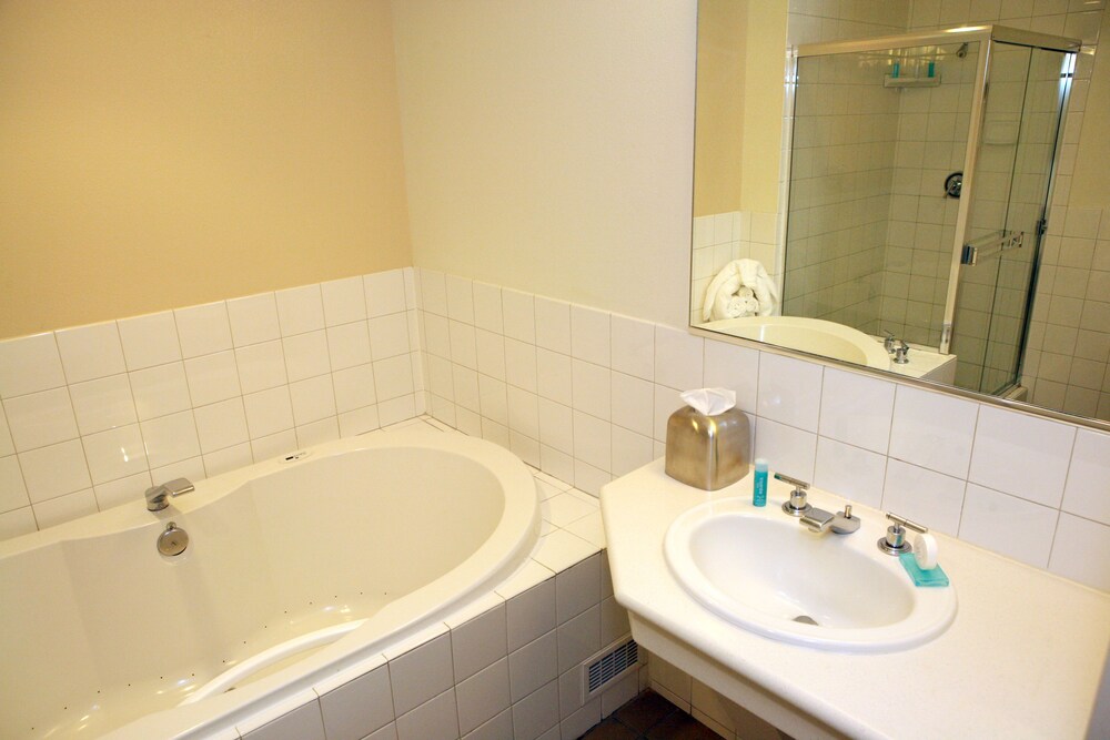 Heat Hotel - photo 18