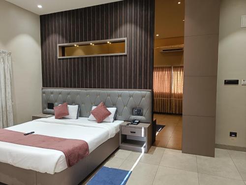 The MB Resort - carbon neutral hotel in Unknown City