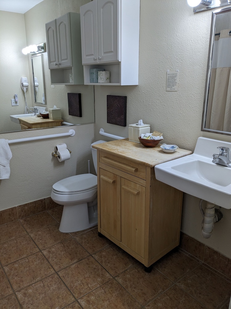 Los Gatos Garden Inn Hotel - photo 60