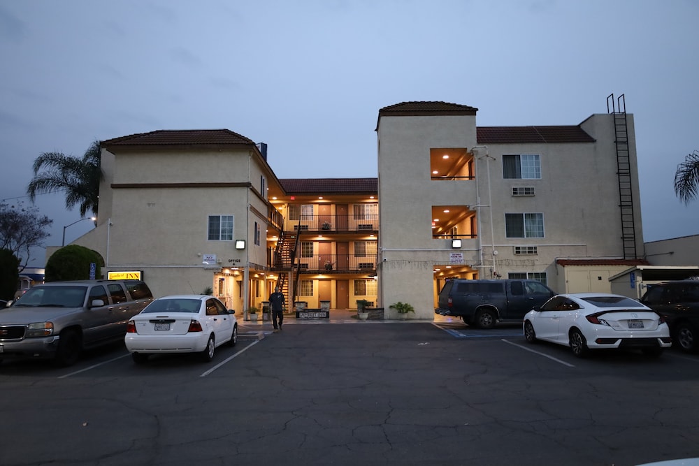 Lambert Inn - carbon neutral hotel in Whittier