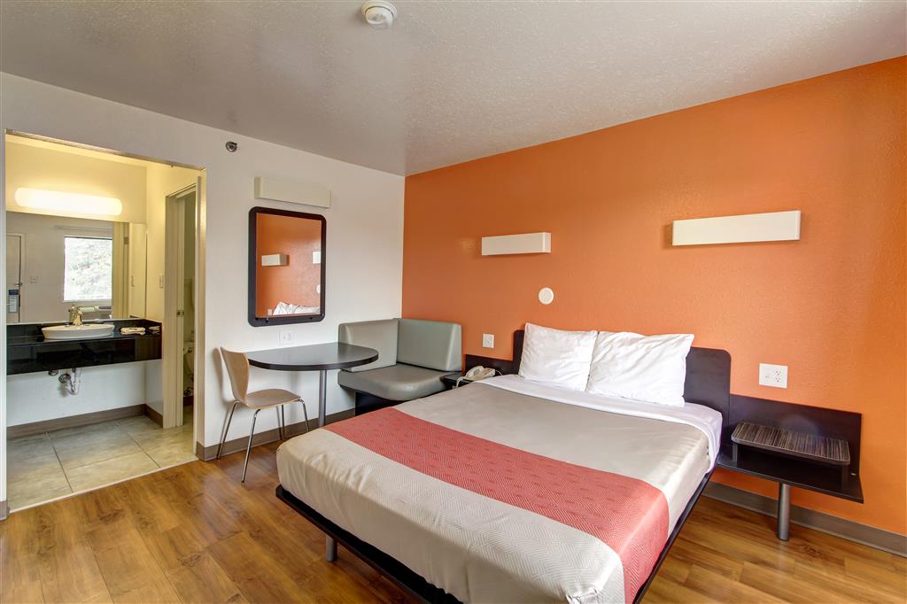 Motel 6 Amherst OH Cleveland West Lorain - photo 5