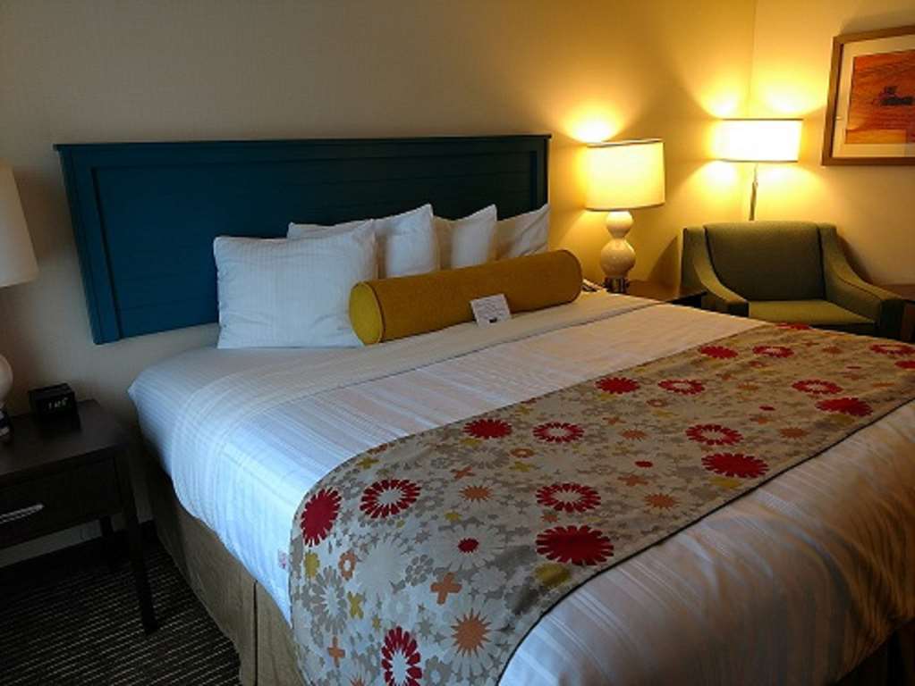 Best Western Plus Dayton Hotel & Suites - photo 14