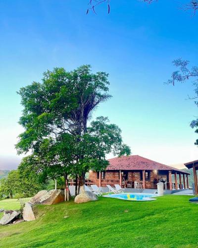 Chacara Vale Das Pedras — Pombos