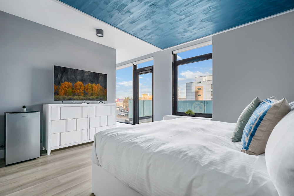 Global Luxury Suites at The Arches - photo 41