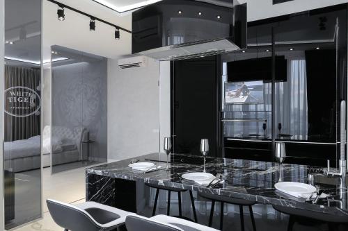 White Tiger Apartment in Smart Plaza — 4-Star Luxury Hotel in Kyiv, Ukraine