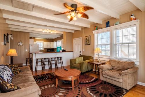 Coastal Breeze by Oak Island Accommodations - photo 36