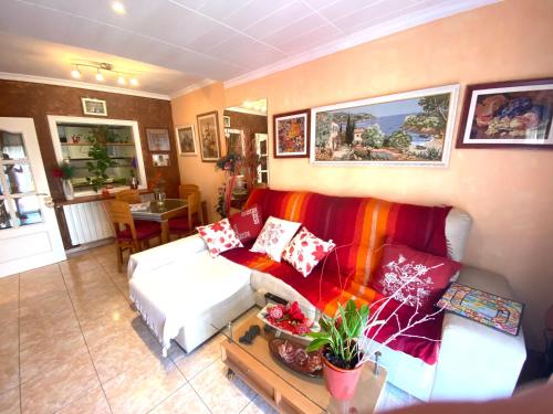 Espectacular Apartament a Palamos Centre Amb Wifi — hotel in Palamos