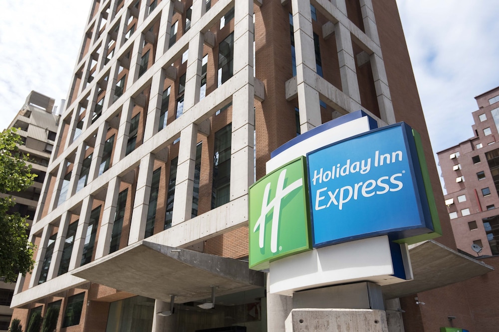 Holiday Inn Express Santiago Las Condes by IHG - carbon neutral hotel in Santiago