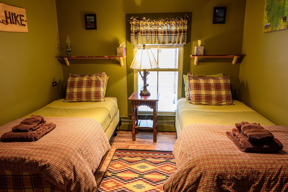 RoosterComb Inn - photo 5