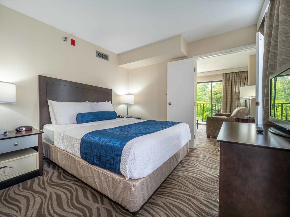 The Breakers Hotel & Suites - photo 35