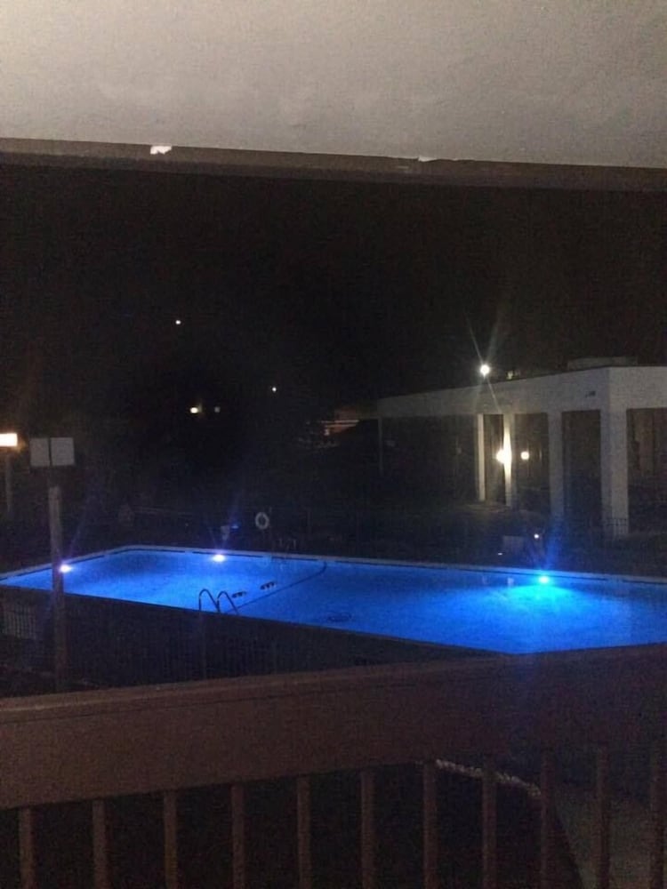 Landmark Inn Hartsville - photo 30