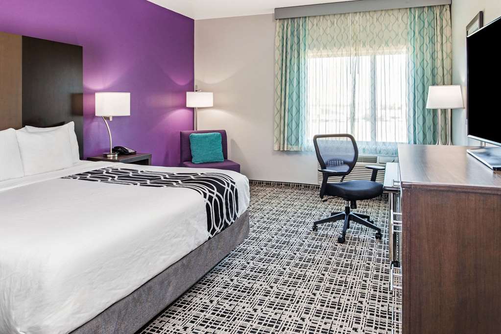 La Quinta Inn & Suites by Wyndham Lubbock South - photo 37
