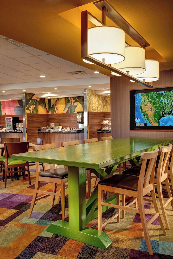 Fairfield Inn & Suites Hutchinson - photo 36