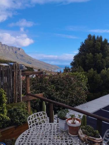 Eagles Eyrie Camps Bay — 4-Star Luxury Hotel in Cape Town, South Africa