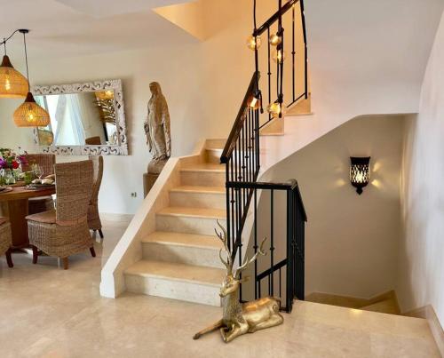 Spectacular views at beachfront townhouse RDR318 — 4-Star Luxury Hotel in Estepona, Spain