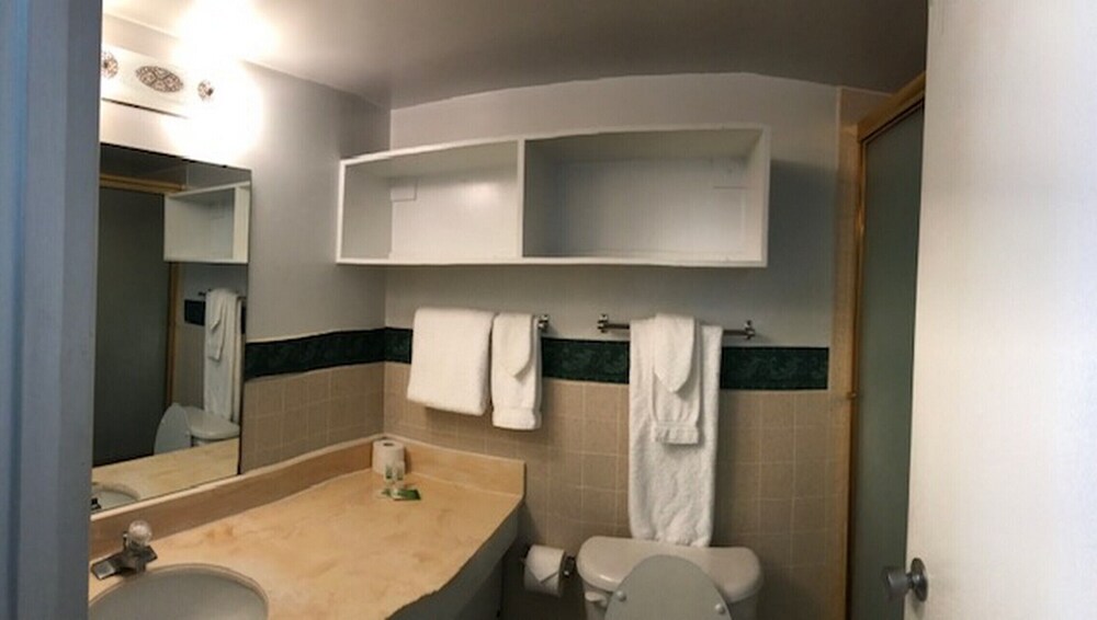 Country Club Condo Hotel - photo 27