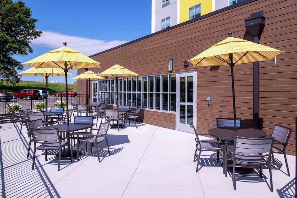 Hilton Garden Inn Kansas City Airport - photo 48