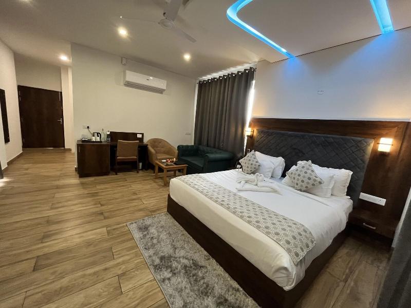 Click Collection The Abode Dharamshala — hotel near Kangra Airport