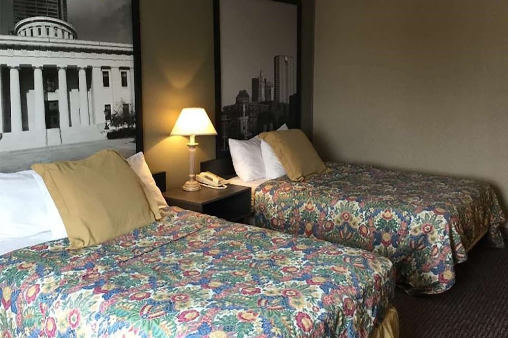 Howard Johnson Inn Cleveland Airport - photo 12