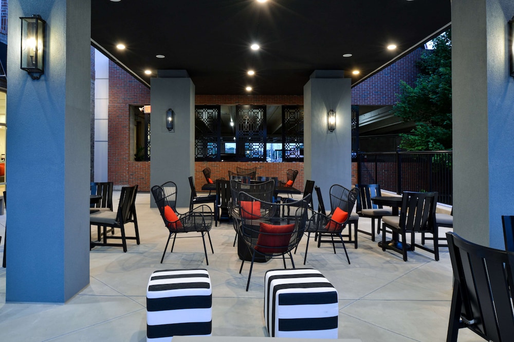 Hampton Inn & Suites Greensboro Downtown - photo 42
