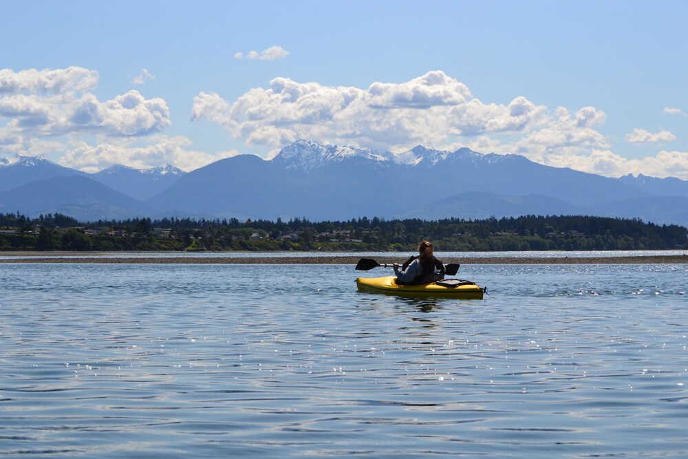 Juan de Fuca Waterfront Hotel & Cottages - photo 12