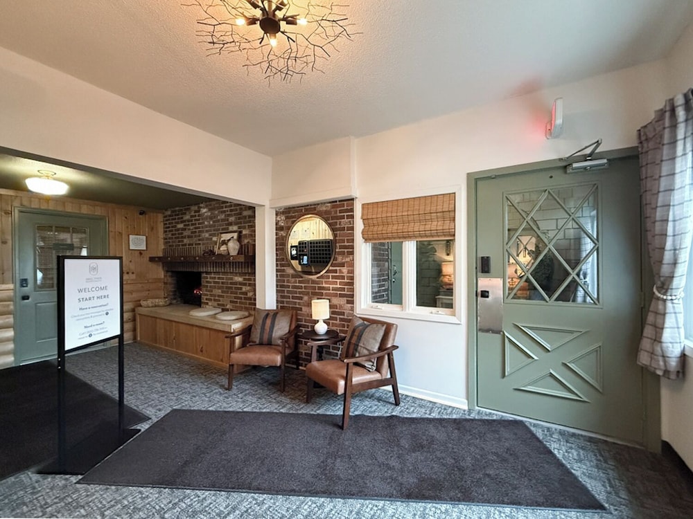 The Trail Inn Grantsburg WI 703 WI 70 — 5-Star Luxury Hotel in Grantsburg, United States