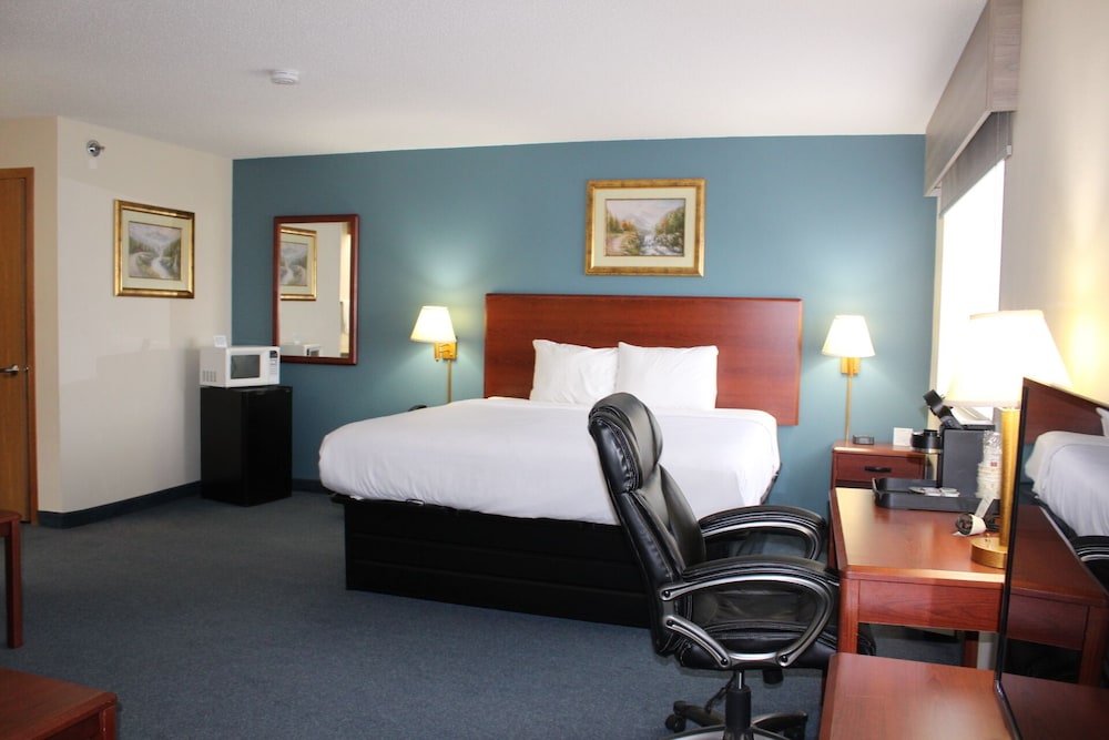 Reston Inn & Suites - photo 21