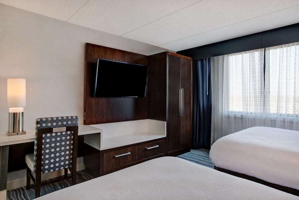Embassy Suites Syracuse - photo 22