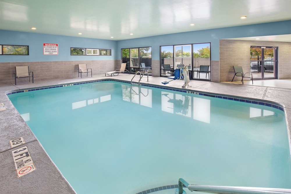 Holiday Inn Express & Suites Locust Grove by IHG - photo 27
