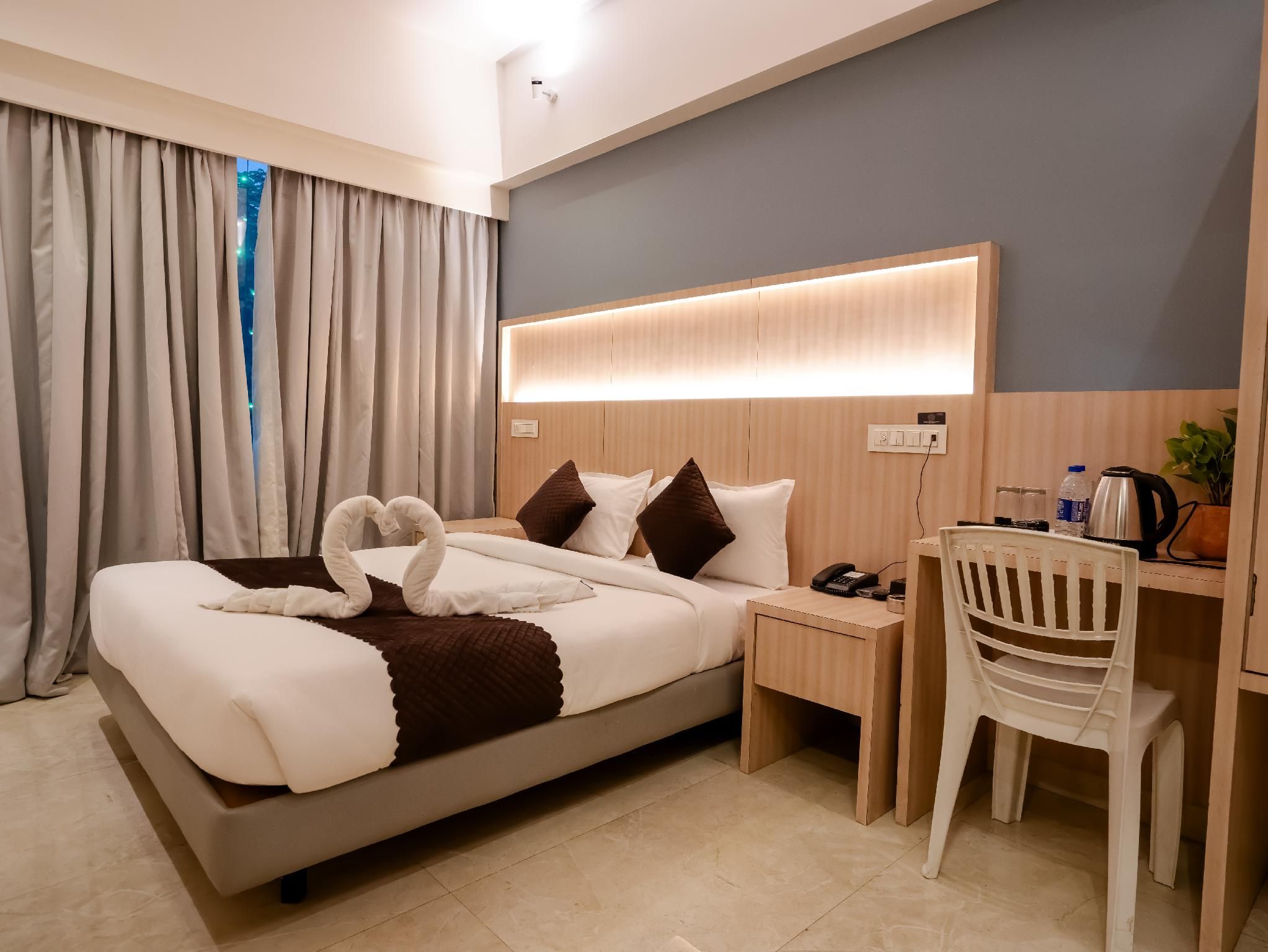Hotel Grand Seasons
