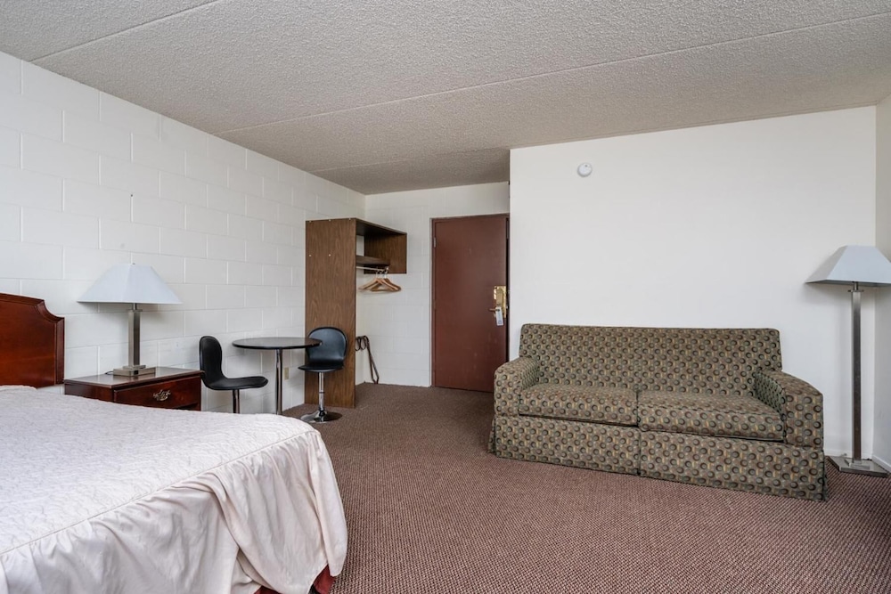 M&M Motel - photo 20
