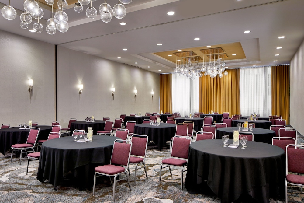 Courtyard by Marriott Portland City Center - photo 46