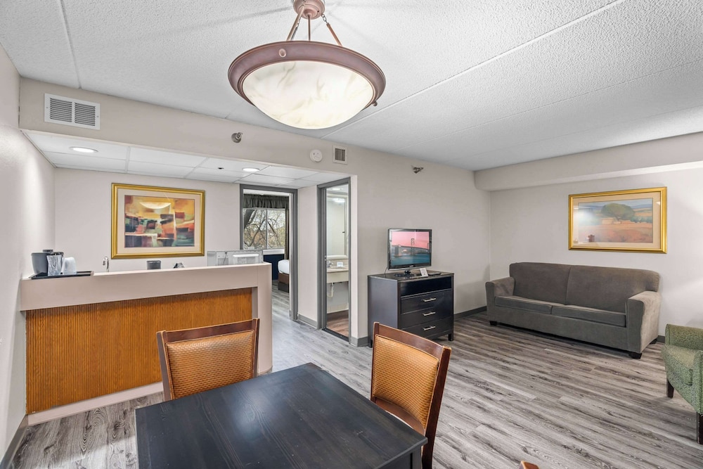 Quality Inn & Suites Mall of America MSP Airport - photo 34
