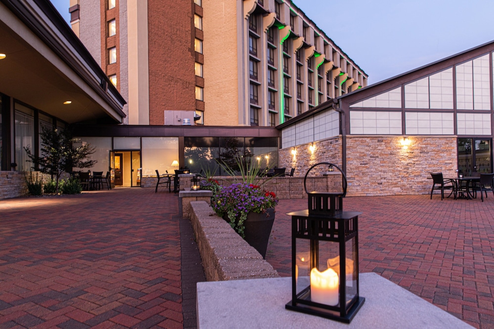 Holiday Inn St. Louis Arpt West Earth City by IHG - photo 79