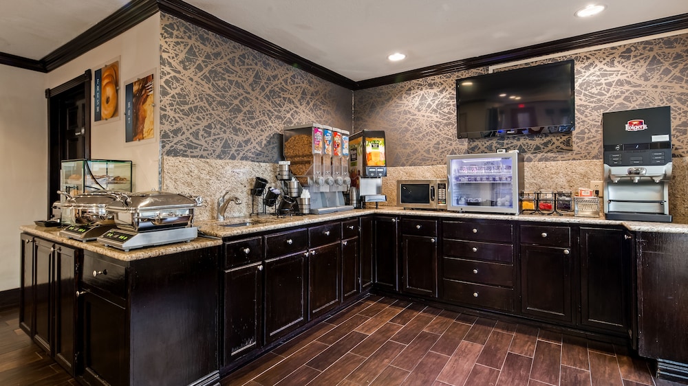 Quality Inn & Suites Dallas Cityplace - photo 20
