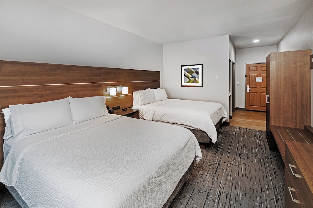 Holiday Inn Express & Suites Tulsa S Broken Arrow Hwy 51 by IHG - photo 27