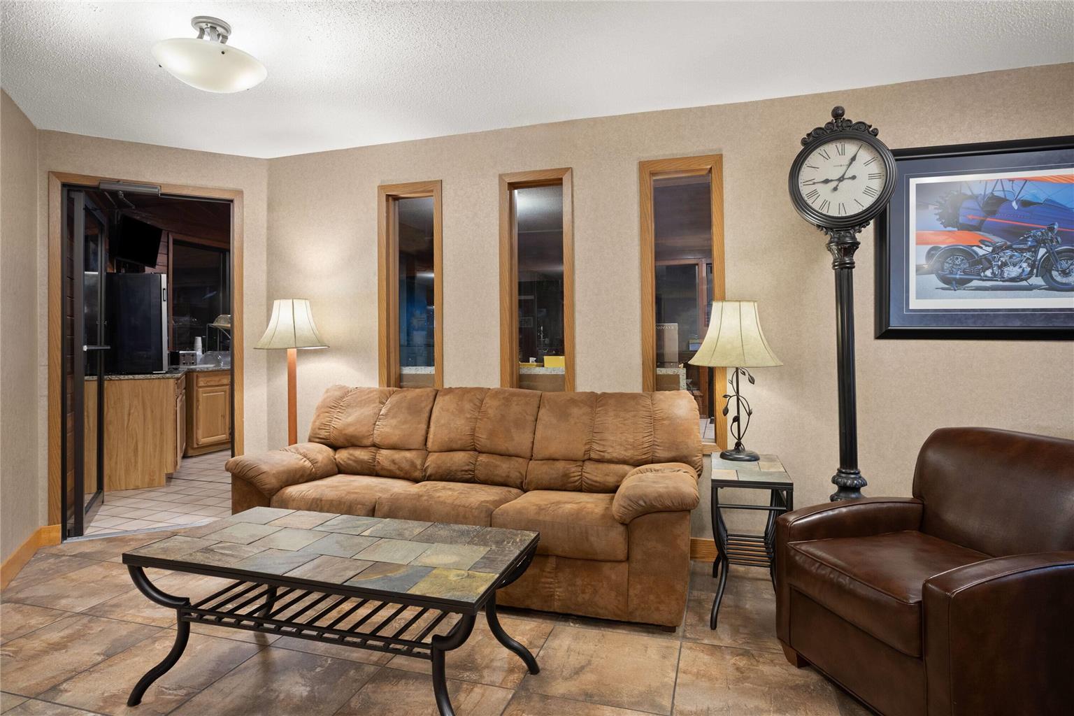 Days Inn by Wyndham Spearfish - photo 7