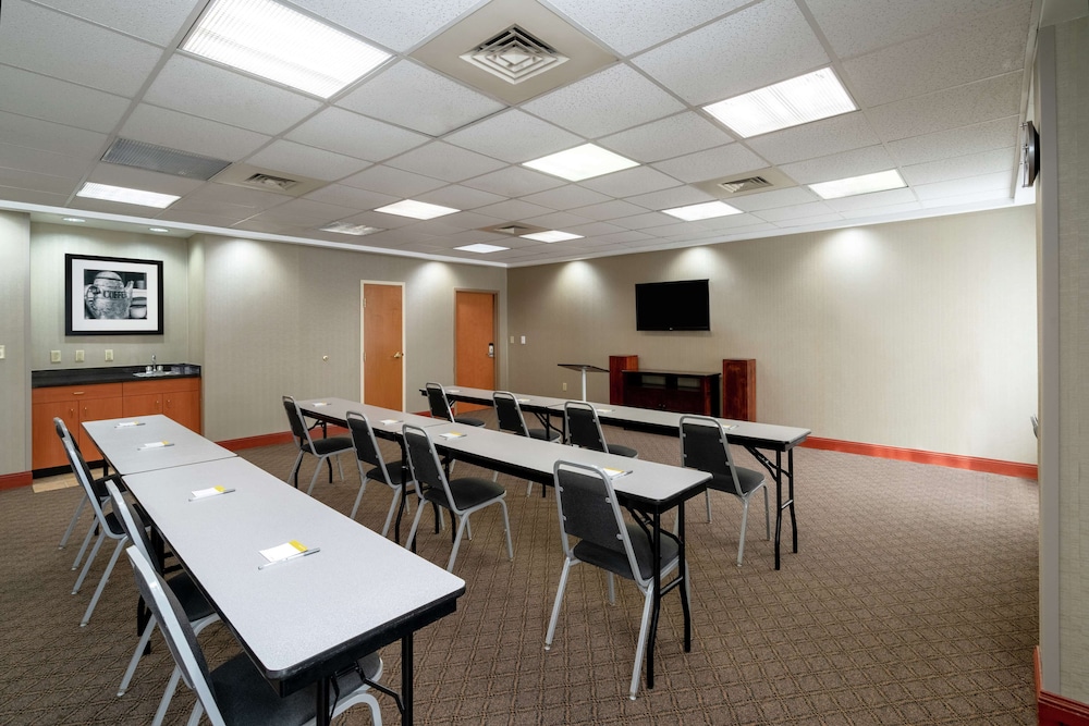Hampton Inn Dublin - photo 39
