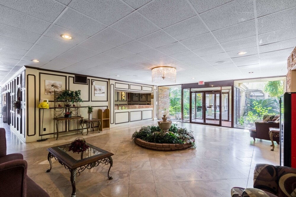 Eco Inn Suites by Hotel O Baytown - photo 6