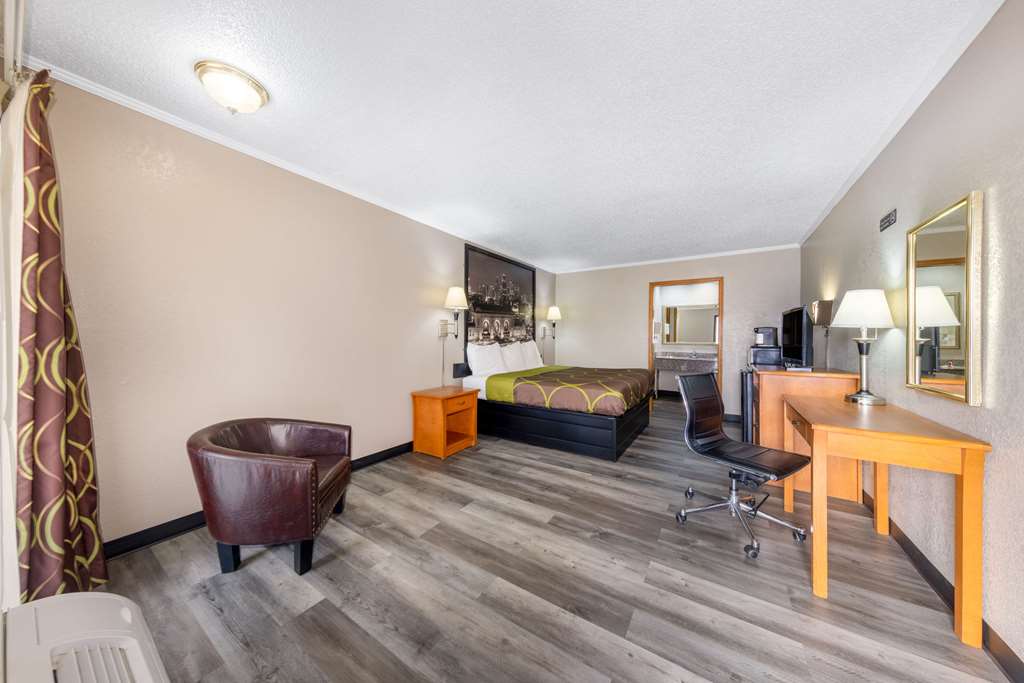 Super 8 by Wyndham Kansas City Airport North - photo 7