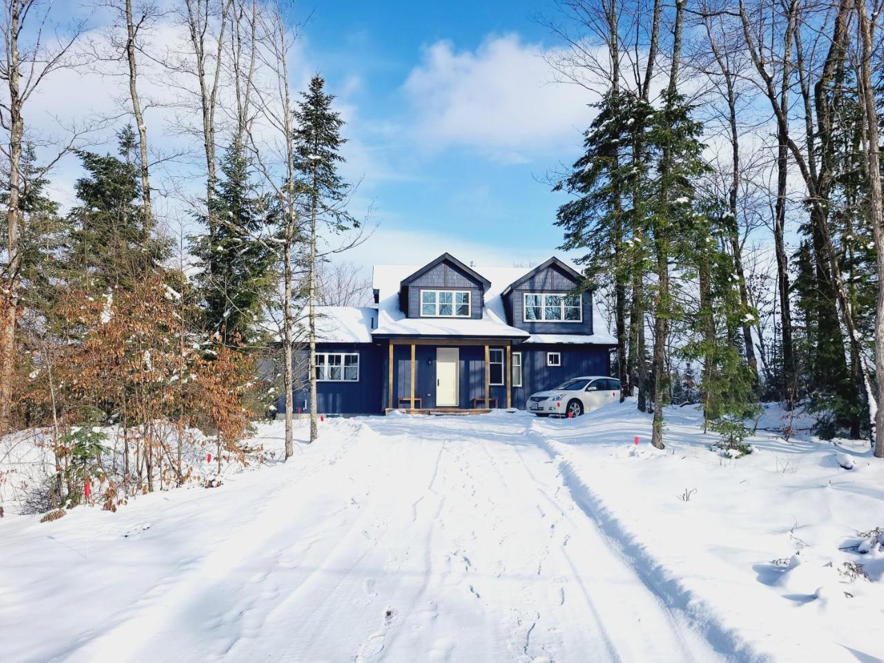 4BR Entire private modern cottage Hilltop view — 4-Star Luxury Hotel in Huntsville, Canada